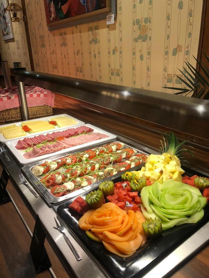 Hotel Restaurant 'T Heerenlogement 哈林亨 外观 照片