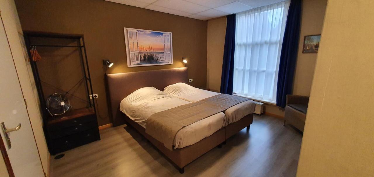 Hotel Restaurant 'T Heerenlogement 哈林亨 外观 照片