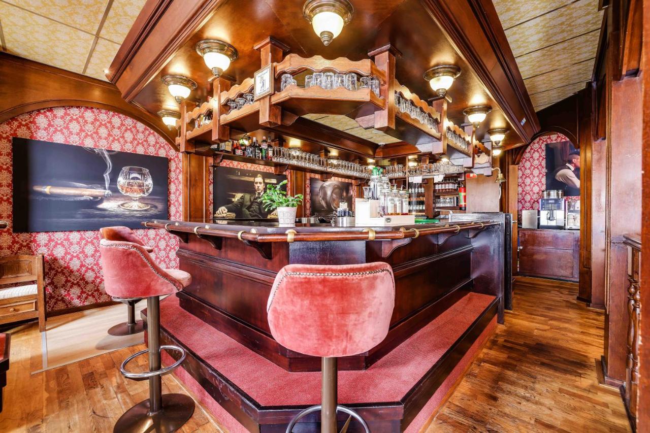 Hotel Restaurant 'T Heerenlogement 哈林亨 外观 照片
